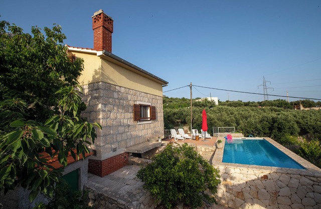 Hill Pool House, Kaštel Kambelovac Retreat