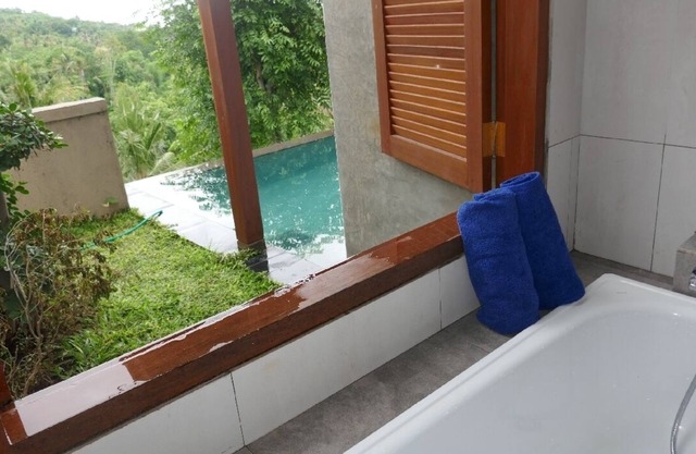 Hill & Sea View villas