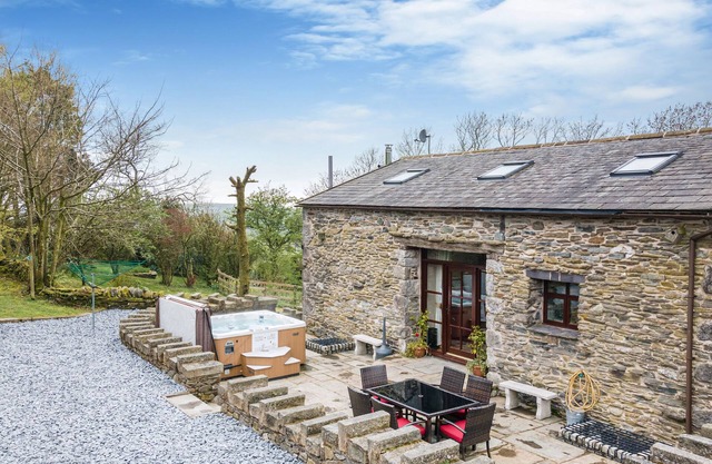 Hill Side Barn