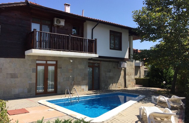 Hill Top Villa near to Sunny Beach with 4 Bedrooms, Private Pool and WIFI