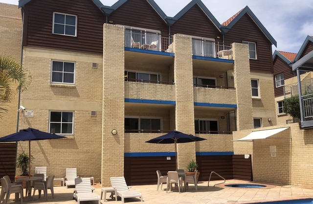 Hillary's Perth Coastal Apartment - Perfect Location For Everyone