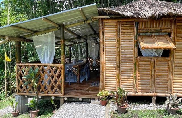 Hillcreek's Riverside Hideaway
