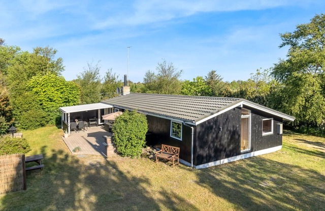 "Hillegonde" - 200m from the sea by Interhome