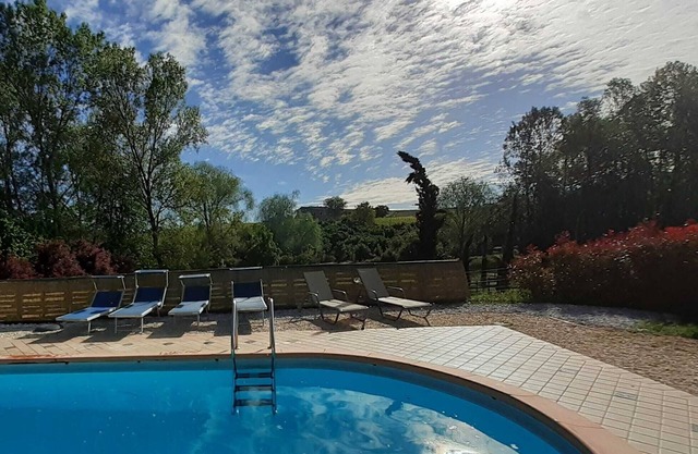 HILLS UNESCO relax in the "Barbera apartment" pool