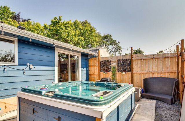 Hillsboro Vacation Rental w/ Private Hot Tub!