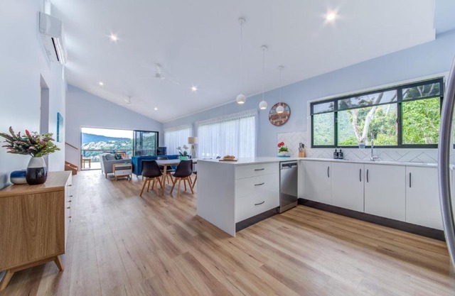 Hillside Haven - Airlie Beach