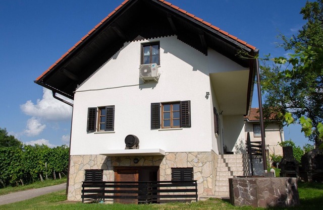 Hillside Haven Holiday Home with Sauna and Hot-Tub - One Bedroom Holiday Home with Sauna and Hot-Tub