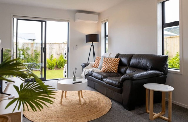 Hillside Haven: Trentham Escape