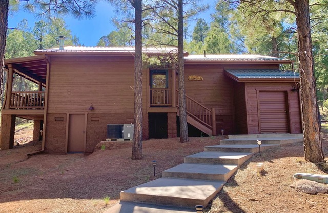Hillside Hideaway Cabin with a Relaxing View of the Pines! Near Hiking & Lakes!