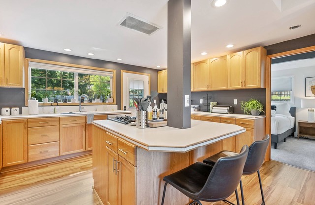 Hillside House: Epic 5 bedroom 2 bath oasis - Game room, pool table, spa & sauna