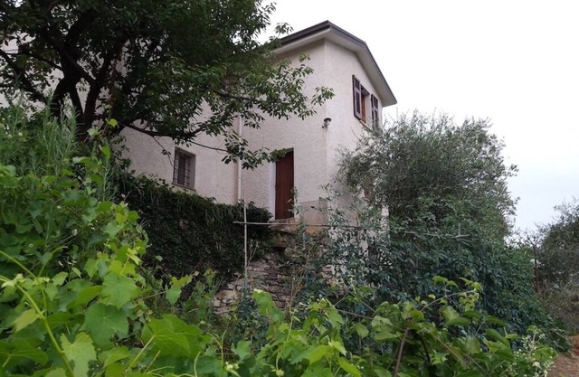 Hillside house with sea view on the Gulf of Tigullio