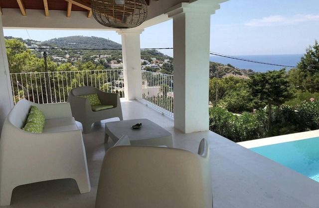 Hillside villa near beaches