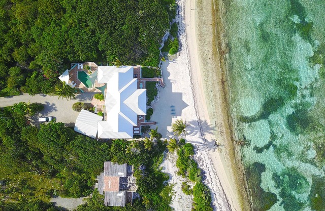 Hilltime: Beach House w/Pool, Backyard Snorkeling & Oceanfront Terraces in Rum Point!
