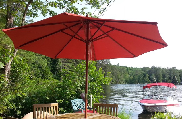 Hilltop Cottage on Partridge Lake. A family-friendly community in Littleton, NH.
