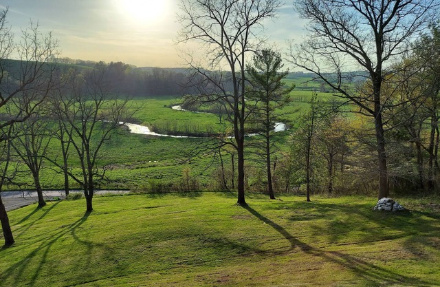 Hilltop Creek View Home- 10 min from Galax. Solo Travelers Cpls, & Sm. Families.