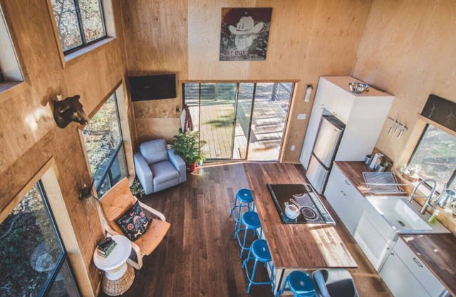 Hilltop Hideaway, Cabin w/view, loft & Light