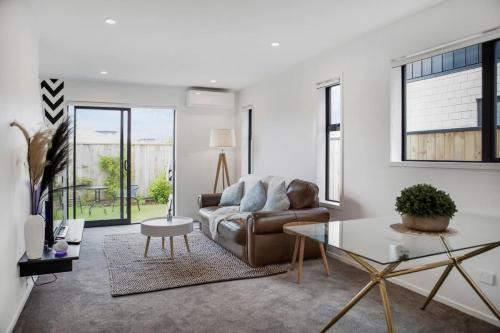 Hillview Hideaway 2-BR Serenity