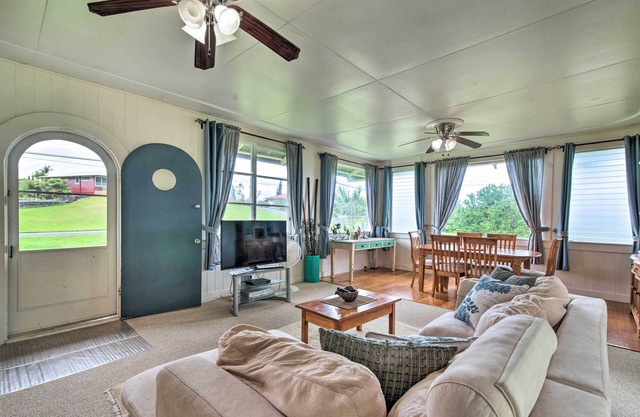 Hilo Home Base - 3 Miles to State Park & Beach!