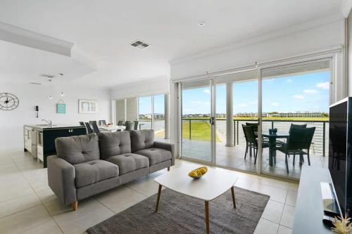 Hindmarsh Island - Linen Included - Waterfront - Luxury