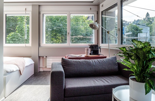 ★hip 1 BR- Apartment with Netflix "modern red"★