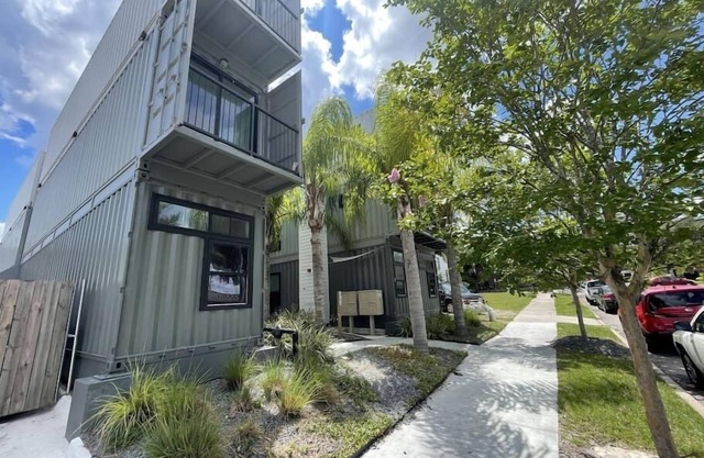 Hip Container Apt - 5 Min Walk to TIAA Bank Field!