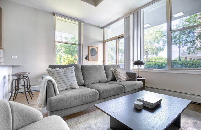 Hip Edgewater 2BR w/Patio Deck, near Beach & Red Line, by Blueground