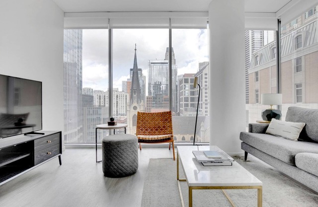 Hip River North 1BR w/Pool + Roof Deck near Mag Mile, by Blueground
