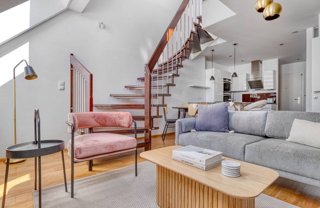 Hip Rudolfsheim-Fünfhaus 2BR w/Elevator & Private Terrace, by Blueground