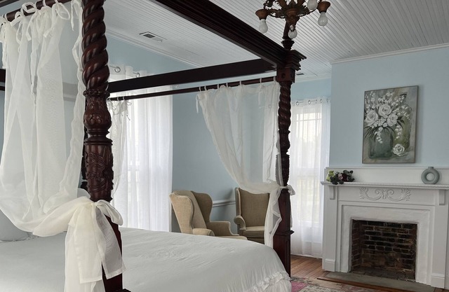 Historic 1906 home within walking distance to river