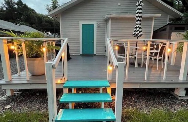 Historic 2 Bed 1 Bath Bungalow in Seminole Heights
