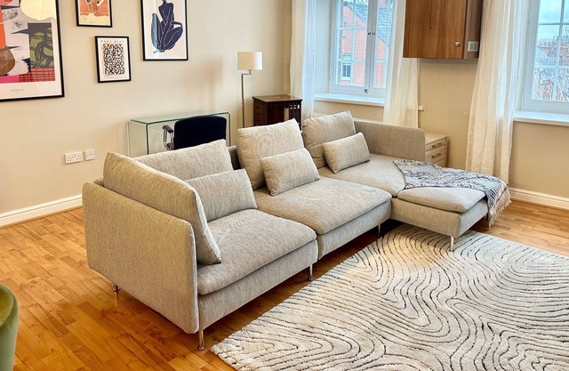 Historic 2 bedroom mill in Leek Town Centre with off street parking.