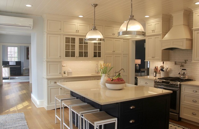 Historic 4 Bedroom w/ Pool, PERFECT FOR A FAMILY, 1/2 mile from beach