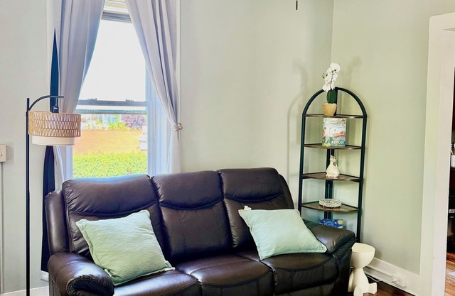 Historic apartment downtown Sackets Harbor, offering a relaxing atmosphere.