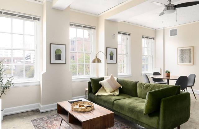 Historic Apt ♥ of DT 5 mins to UAB w/Free Parking
