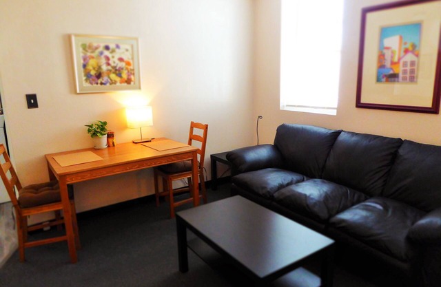 Historic Bamberger Station Apartment 3