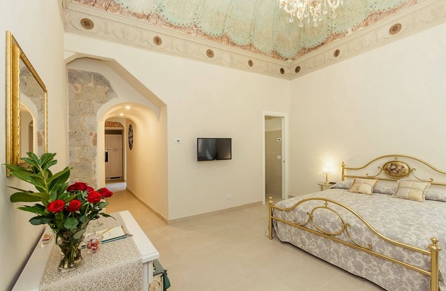 Historic center of Siena: Castellare residence with TV, WI-FI and AIR CONDITION
