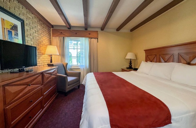 Historic Charm, Scenic Views & Vibrant Dining Combine for a Serene Laredo Escape