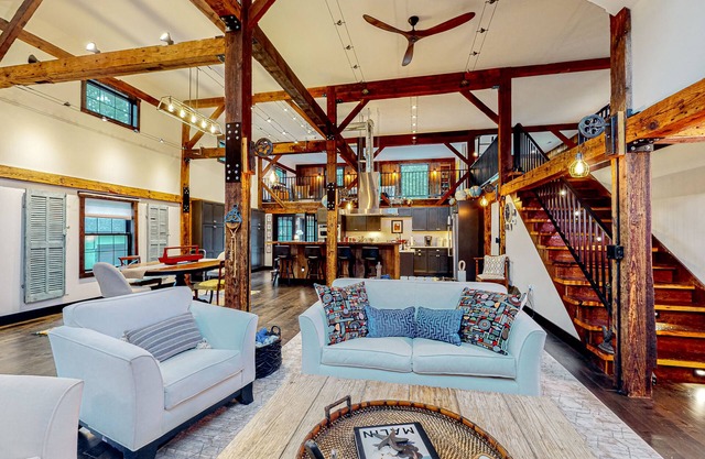 Historic charmer with open interior, & large patio - dog-friendly