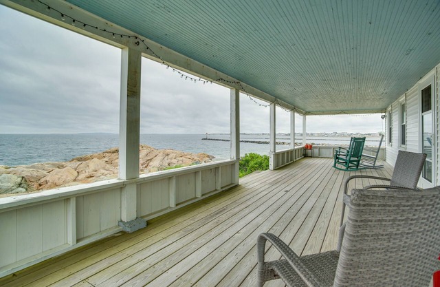 Historic Cottage w/Beautiful Oceanfront View