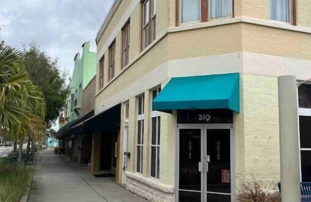 Historic down town Titusville apt A . Private no host!