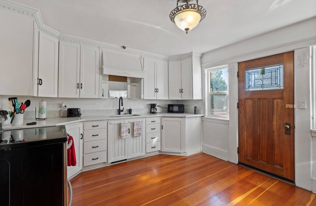 Historic Downtown Haven! Brand new remodel