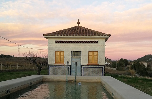 Historical villa with pool surrounded by vineyard at 10 minutes drive from beach