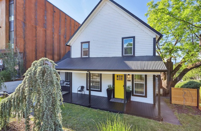Historic farmhouse in the heart of downtown White Salmon! Newly remodeled!