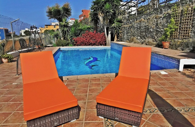 Historic Finca with sea and Teide views, private pool + barbecue, a gem