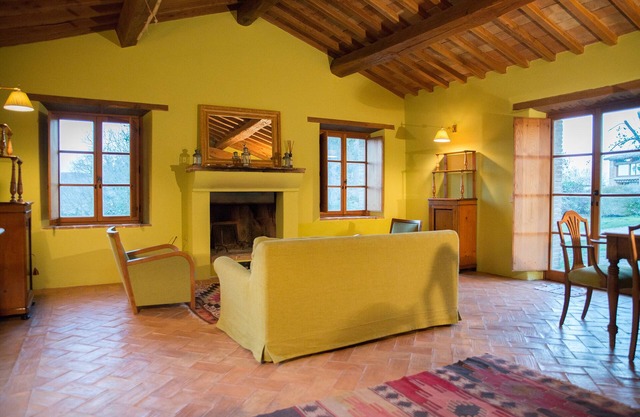 Historic, fully restored Borgo with little church, nature and lake