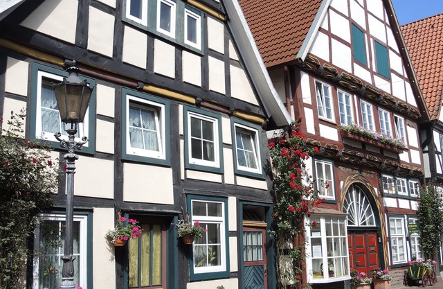 Historic half-timbered house from 1571, quiet living despite the center, pets allowed