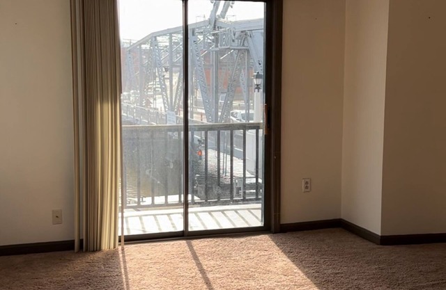 Historic Harbor & Bascule Bridge view apartment