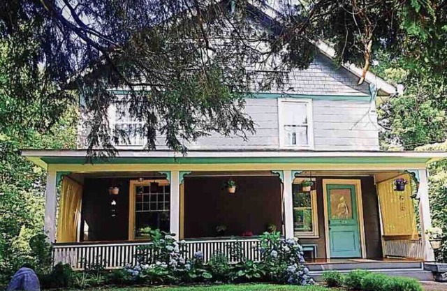 Historic home located in Montford half a mile to town ~ Magical stay (Sleeps 10)