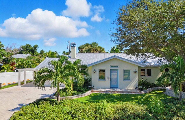 Historic Home - No Stairs - 4BD/4BTh - In the Village of Boca Grande - Sleeps 10