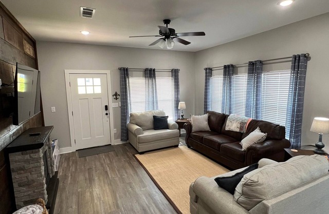 Historic Home with Remodeled Interior Just 3 Blocks from Heart of Downtown